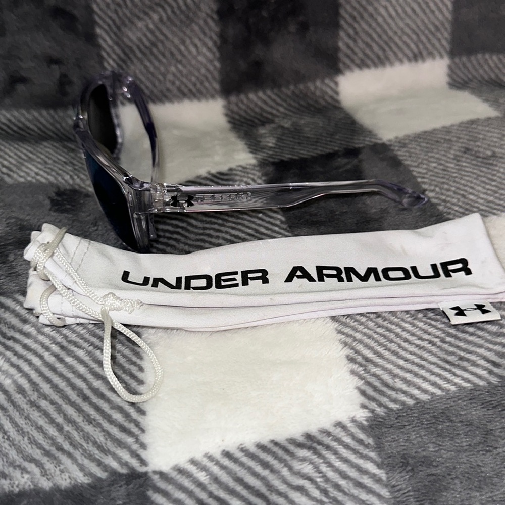 under armor sunglasses. great condition